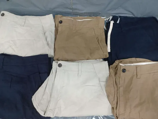 BOX OF APPROXIMATELY 10 ASSORTED PAIRS OF SHORTS IN VARIOUS COLOURS AND SIZES