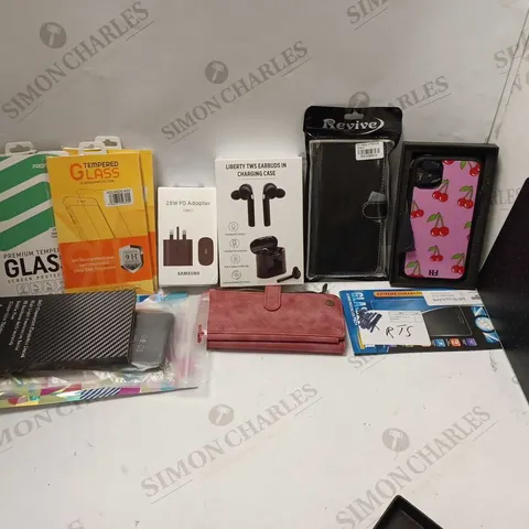 LOT OF APPROXIMATELY 25 PHONE ACCESSORIES AND ELECTRICALS TO INCLUDE TEMPERED GLASS SCREEN PROTECTORS, LIBERTY TWS EARBUDS, SMASUNG 25W PD ADAPTER, ETC