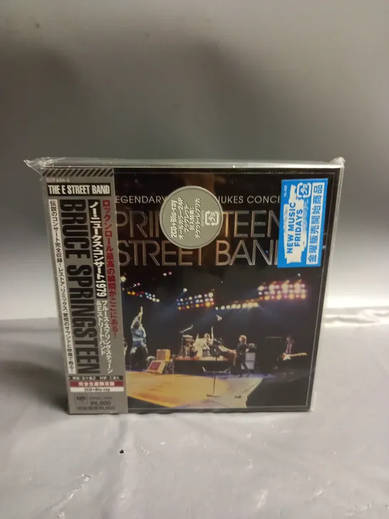 BRUCE SPRINGSTEEN AND THE E STREET BAND 2 CD AND 1 BLU-RAY - JAPANESE RELEASE 