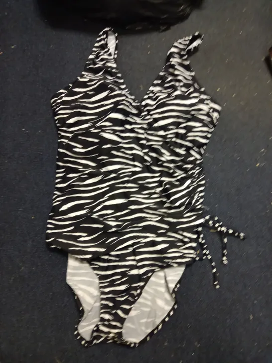 ZEBRA STRIPES SWIM SUITE SIZE 22