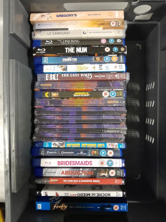 APPROXIMATELY 20 ASSORTED DVD/BLU-RAY MOVIES & SERIES TO INCLUDE THE NUN, BRIDESMAIDS, SHANG-CHI ETC 