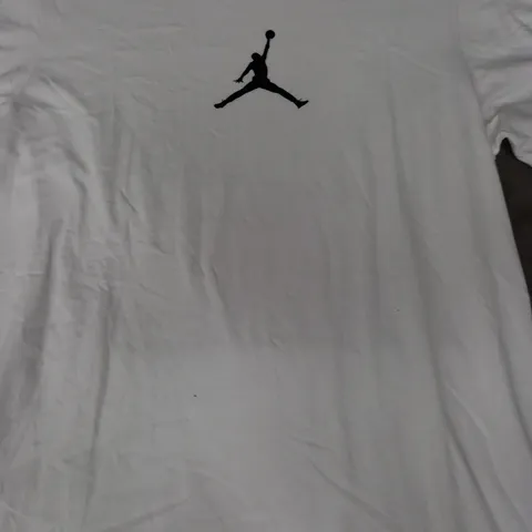 AIR JORDAN T-SHIRT IN WHITE SIZE MEDIUM