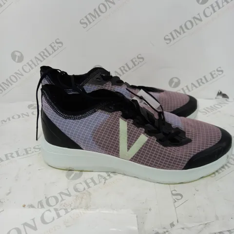 VIONIC CELESTE TRAINER - SIZE 8