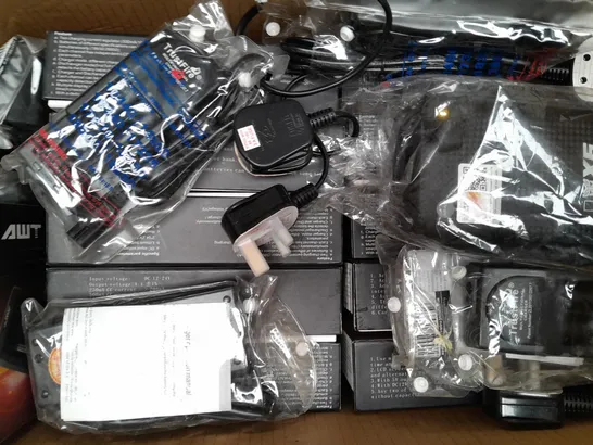 BOX OF APPROXIMATELY 10 ASSORTED BATTERY CHARGERS TO INCLUDE AWT, TRUSTFIRE, ETC - COLLECTION ONLY