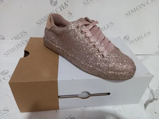 BOXED CALL IT SPRING SAUWAI PINK GLITTER SHOE - SIZE 6