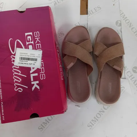 BOXED PAIR OF SKECHERS ON THE GO 600 STRETCH FIT CROSS BAND SLIDE ROSE GOLD SANDALS - SIZE 5