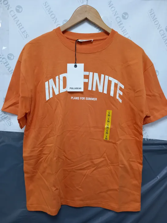 PULL & BEAR INDEFINITE PLANS FOR SUMMER TEE IN ORANGE - SMALL