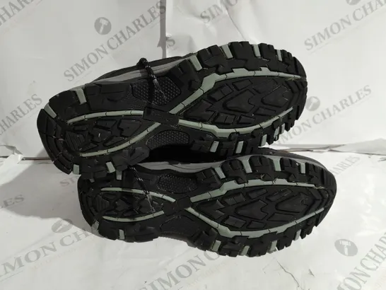 PAIR OF SKECHERS HIKING BOOTS CHARCOAL SIZE 5 1/2