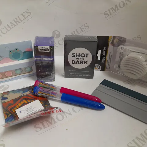 BOX OF APPROX 20 HOUSEHOLD ITEMS TO INCLUDE EGG SLICER, ASSORTED PENS AND CARD GAME