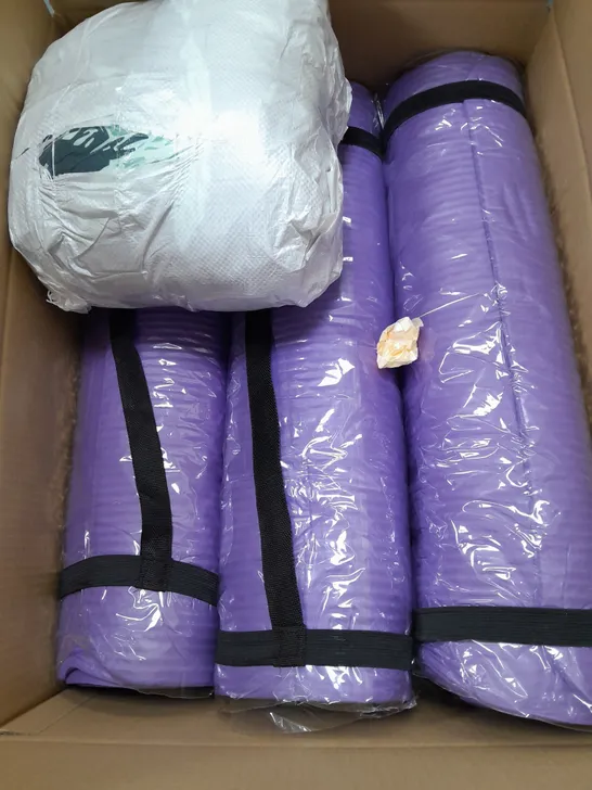 BOX OF APROXIMATELY 15 ASSORTED HOUSEHOLD ITEMS TOO INCLUDE YOYA MATS , BEDDING , THROWS , ETC 