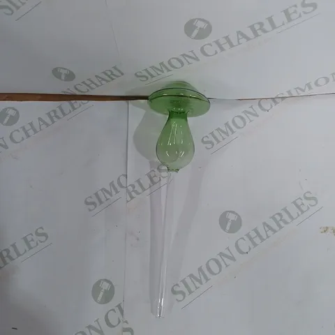 PACKAGED GLASS MUSHROOM - GREEN