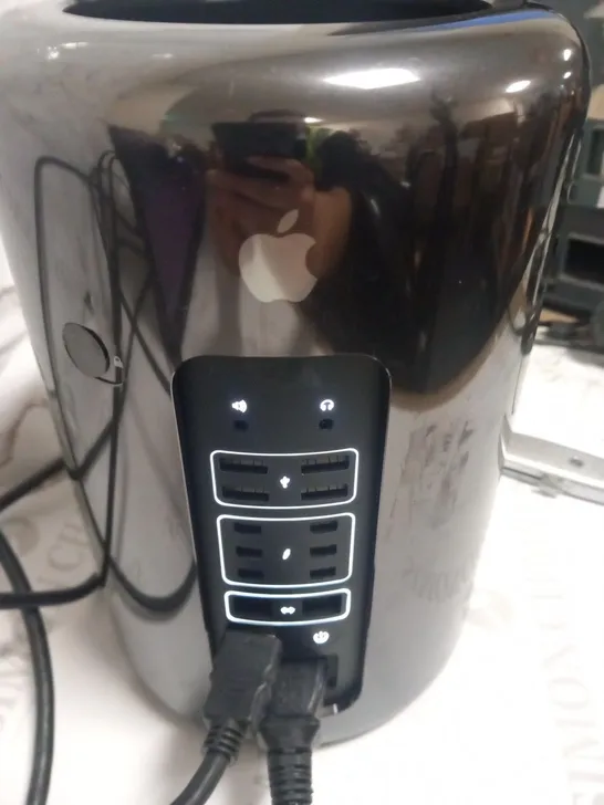 APPLE MAC PRO 6.1 A1481 DESKTOP COMPUTER