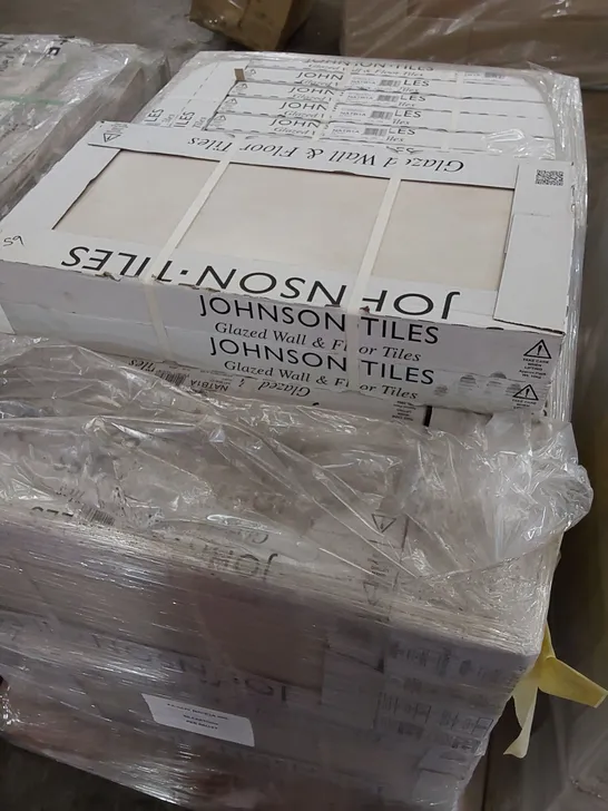 PALLET CONTAINING 40 CARTONS OF JOHNSONS NAT BEAUTY IVORY TILES - 5 PER PACK / 597X297X10MM