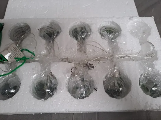 SARA DAVIES 10 X PRE-LIT GLASS FOLIAGE BAUBLES LIGHT STRAND