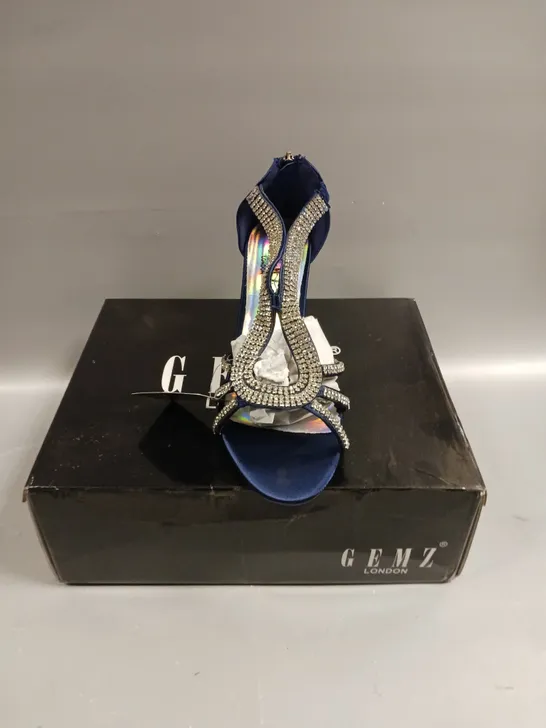 BOXED PAIR OF GEMZ LONDON OPEN TOE HIGH HEEL SHOES IN SATIN NAVY - 6