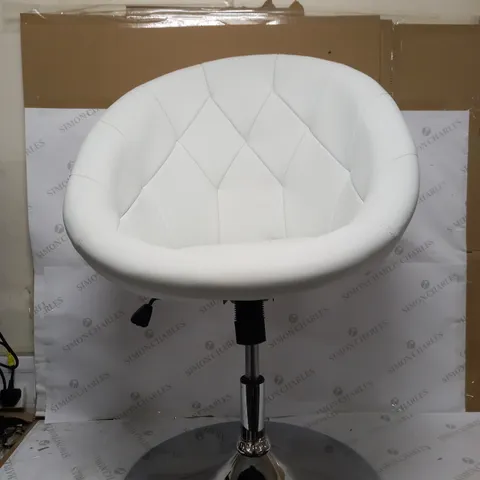 WHITE ODYSSEY LEISURE CHAIR