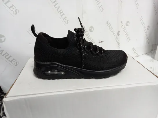 BOXED SKETCHERS BLACK TRAINERS SIZE 3.5