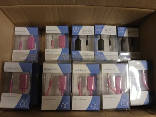 BOX OF APPROX. 15 PLUG N GO HEADPHONES SPLITTER 