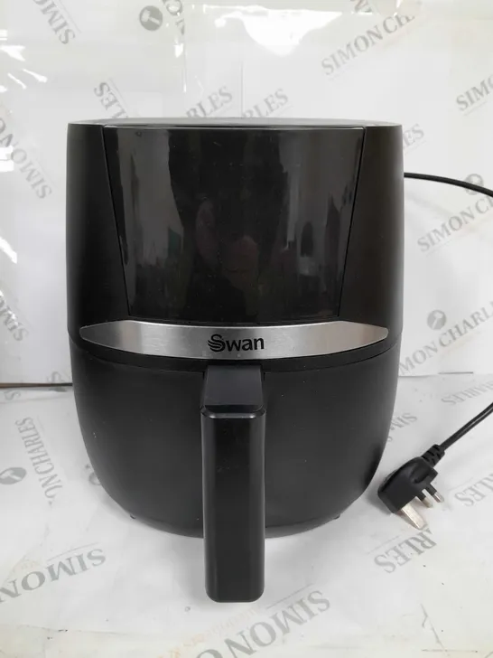 BOXED SWAN DIGITAL AIR FRYER  RRP £59