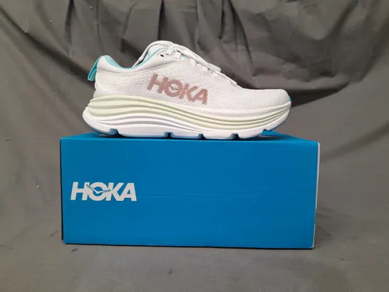 BOXED PAIR OF HOKA GAVIOTA SHOES IN WHITE/SEA FOAM/CYAN/BRONZE UK SIZE 4.5