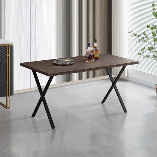 BOXED DINING TABLE