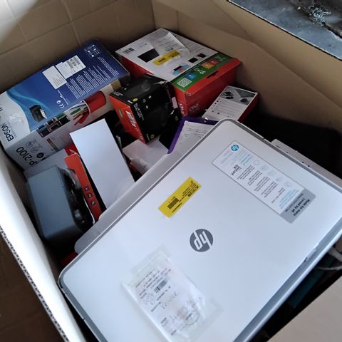 LARGE BOX CONTAINING ASSORTED SMALL ELECTRICAL ITEMS.