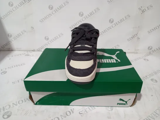 PUMA 180 TRAINERS IN WHITE AND BLACK SIZE 4