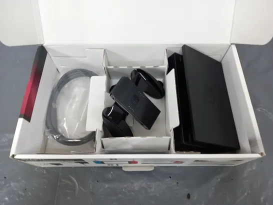 BOXED NINTENDO SWITCH ACCESSORIES TO INCLUDE DOCK & CONTROLLER (NO CONSOLE INCLUDED)