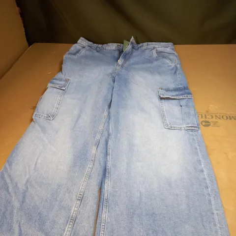 H&M BLUE DENIM JEANS SIZE 16