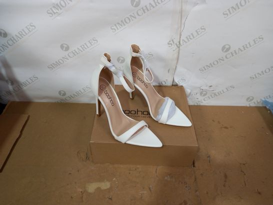 BOXED PAIR OF BOHOO HIGH HEELS SIZE 4