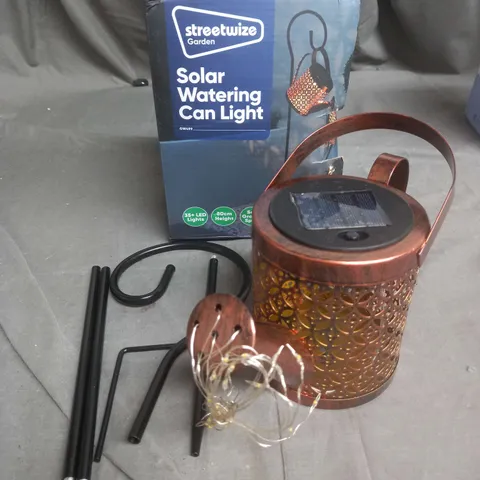 BOXED STREETWIZE GARDEN SOLAR WATERING CAN LIGHT