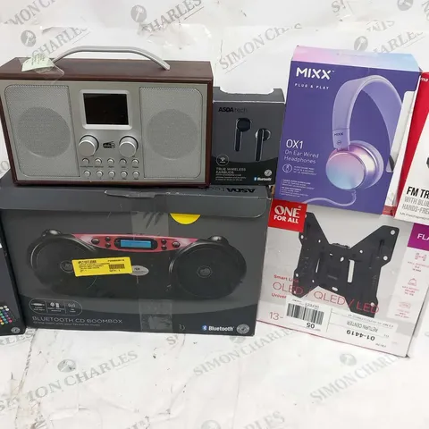 LARGE QUANTITY OF ASSORTED ELECTRICALS TO INCLUDE; MIXX ON EAR WIRED HEADPHONES, ONE FOR ALL NTV BRACKET, BLUETOOTH CD BOOMBOX AND LIGHT BAR