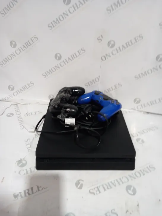 BOXED PLAYSTATION 4 - 2 CONTROLLERS BLACK/BLUE