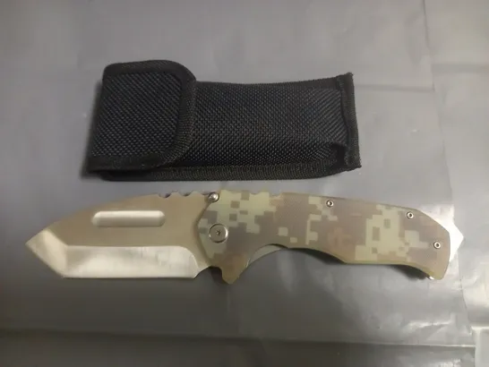 FOLDING CAMPING KNIFE WITH DIGITAL CAMO PATERN