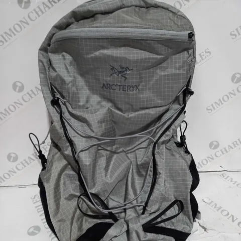 ARC'TERYX GREY MOUNTAIN CLIMBING BAG - CHECKED  