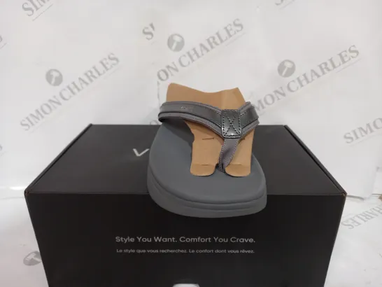 VIONIC PLATFORM OPEN TOE SANDAL IN GREY - SIZE 7