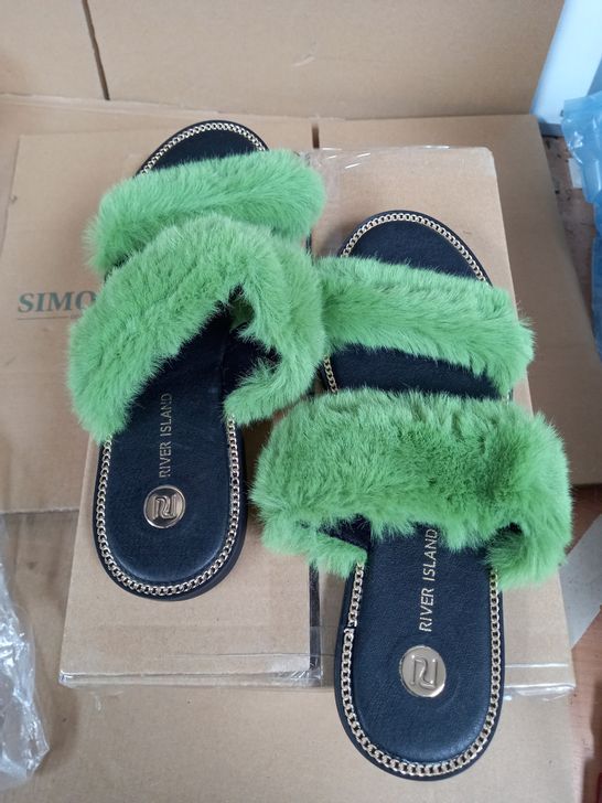 PAIR OF UNBOXED RIVER ISLAND MULE STYLE SLIPPERS BLACK AND GOLD BASE, SOFT AND FURRY GREEN STRAPS, UK SIZE 8