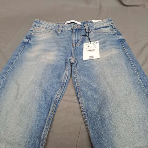 BERSHKA CROPPED STRAIGHT LEG JEANS - EUR 34