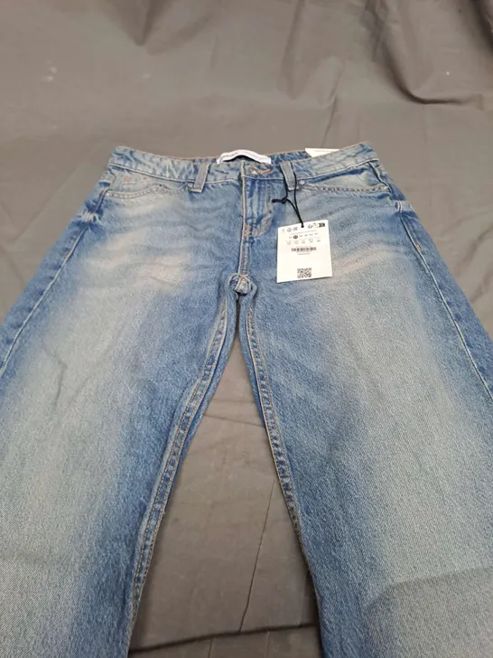 BERSHKA CROPPED STRAIGHT LEG JEANS - EUR 34