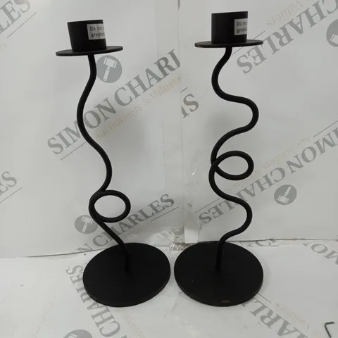 SET OF 2 CURLY CANDLE HOLDERS 