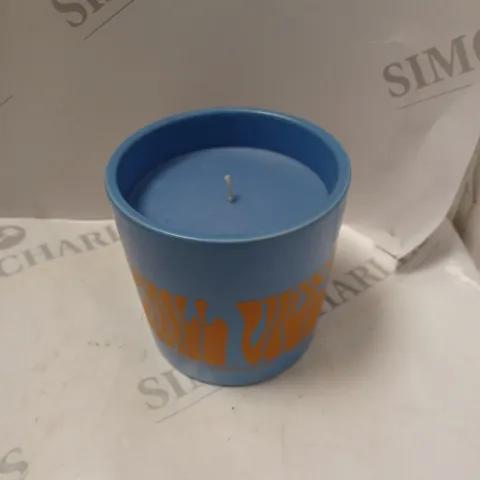 CHILL VIBES BLUEBERRY SCENTED CANDLE