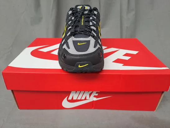 BOXED PAIR OF NIKE P-6000 SHOES IN BLACK/GREY UK SIZE 5