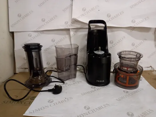 FRIDJA MASTICATING JUICER - BLACK (F1900)