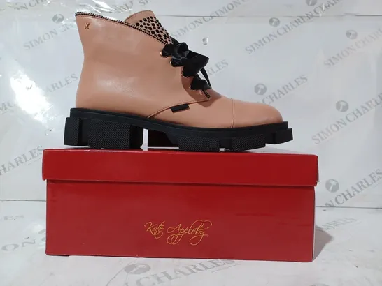 BOXED PAIR OF KATE APPLEBY CHUNKY ANKLE BOOT SIN WARM HONEY SIZE 6