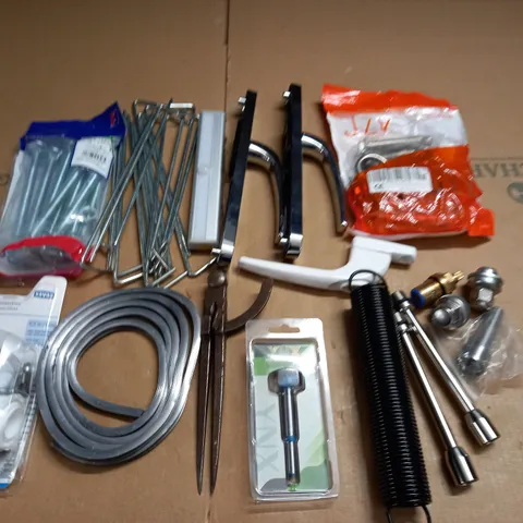 LOT OF ASSORTED FITTINGS AND FIXTURES
