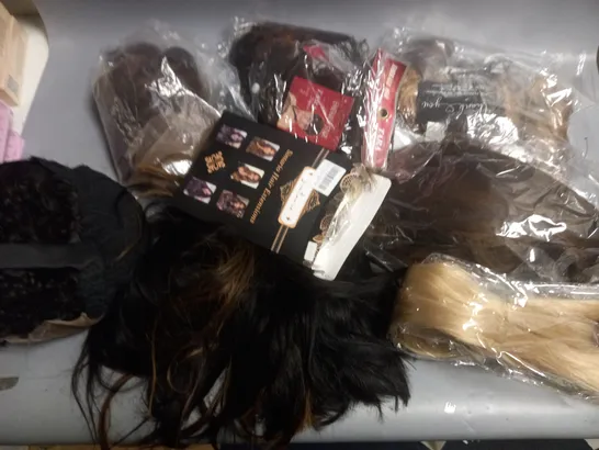LOT OF ASSORTED ARTIFICIAL HAIR AND WIG ITEMS