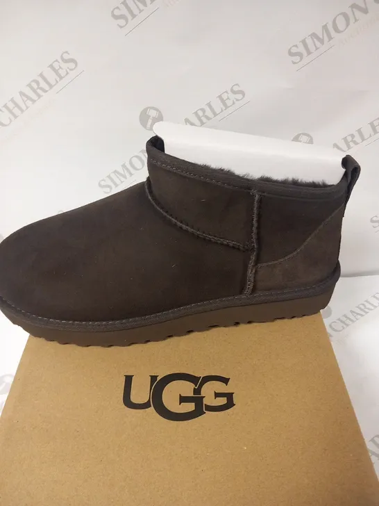 BOXED UGG W CLASSIC ULTRA MINI SIZE 8