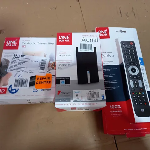 LOT OF 3 ONEFORALL ITEMS TO INCLUDE TV AUDIO TRANSMITTER, EVOLVE REMOTE AND INDOOR AERIAL