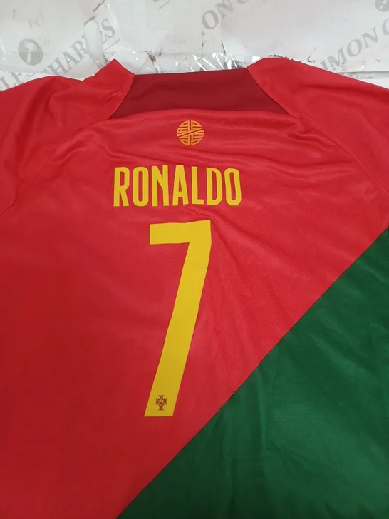 PORTUGAL NATIONAL KIT WITH RONALDO ON THE BACK SIZE 8.5