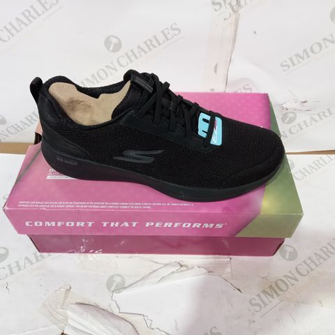 BOXED PAIR OF SKECHERS- SIZE 6